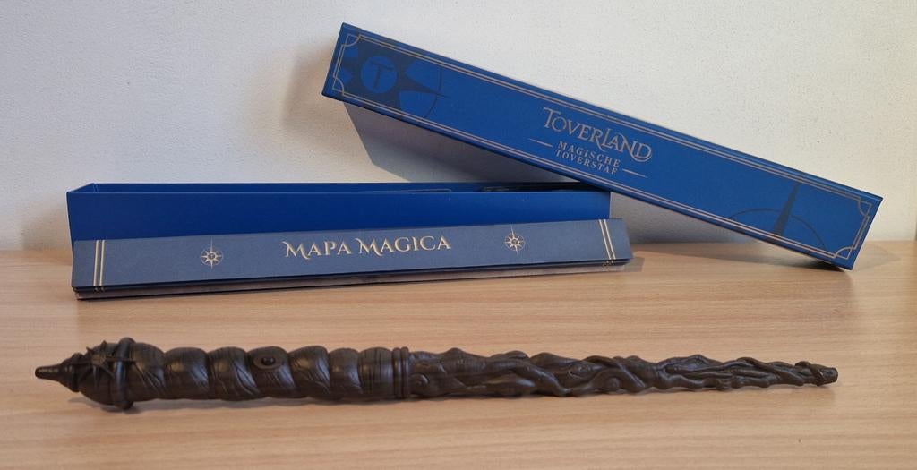 Toverland (interactieve)Toverstaf, (Magic Wand), Verzamelen, Speldjes, Pins en Buttons, Ophalen of Verzenden, Zo goed als nieuw
