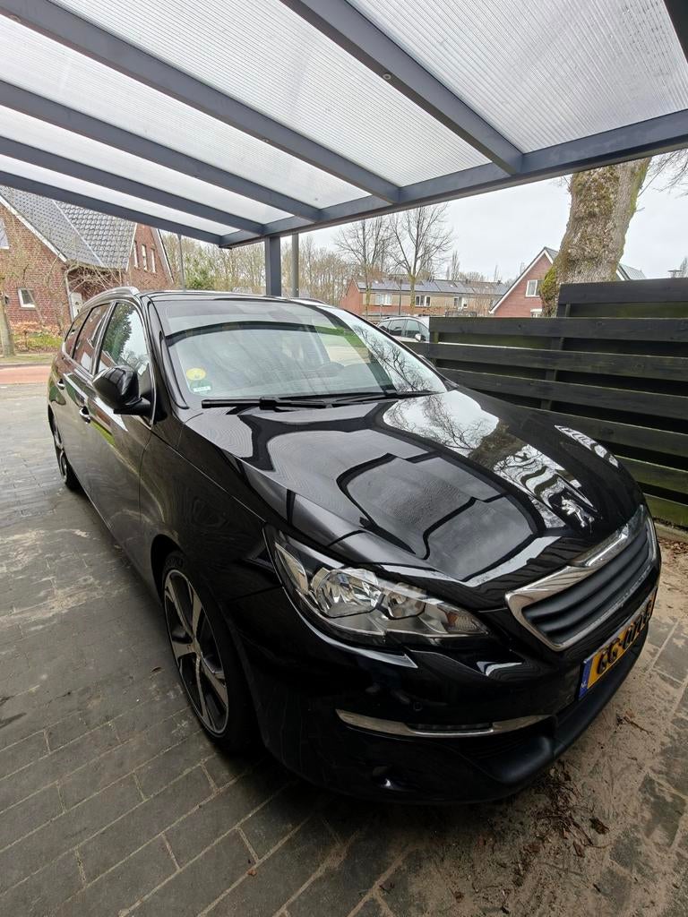 Peugeot 308 SW 1.6HDI 2015 Zwart - GT Line Velgen 11' Scherm, Stof, 4 cilinders, Zwart, Origineel Nederlands