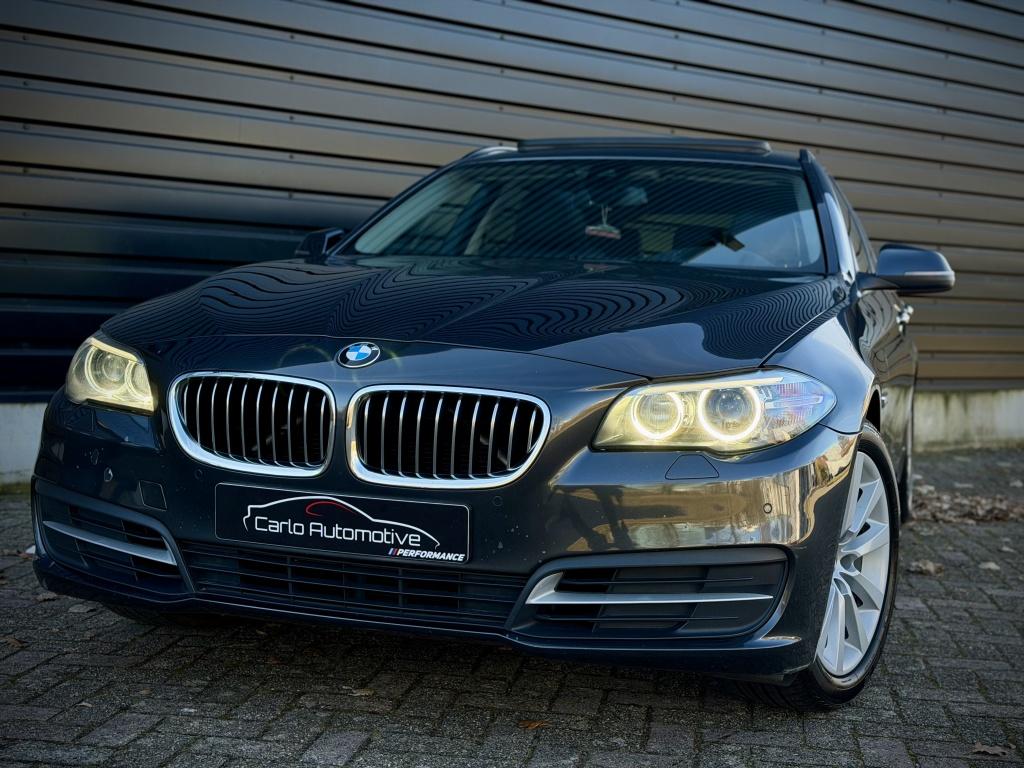 BMW 5 Serie Touring 518d Luxury Ed PANO|HEADUP|VIRTUAL|CAMER, Leder, Diesel, 22 km/l, 1705 kg