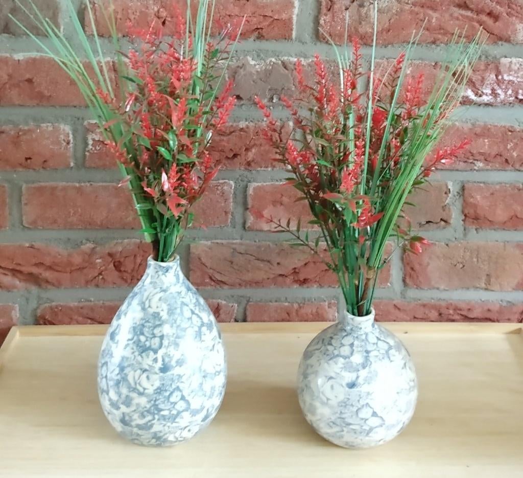 vaasjes grijs/wit, set van 2 vaasjes, volgnr 14, Wit, Aardewerk of Porselein, Ophalen of Verzenden, Zo goed als nieuw