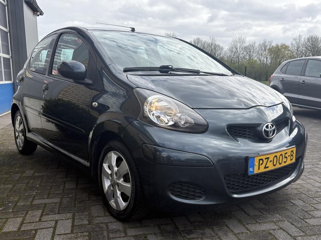 Toyota Aygo 1.0-12V Cool (bj 2011), Euro 5, Gebruikt, 4 stoelen, 68 pk
