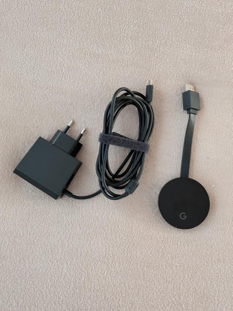 Google Chromecast met adapter en kabel, Ophalen of Verzenden