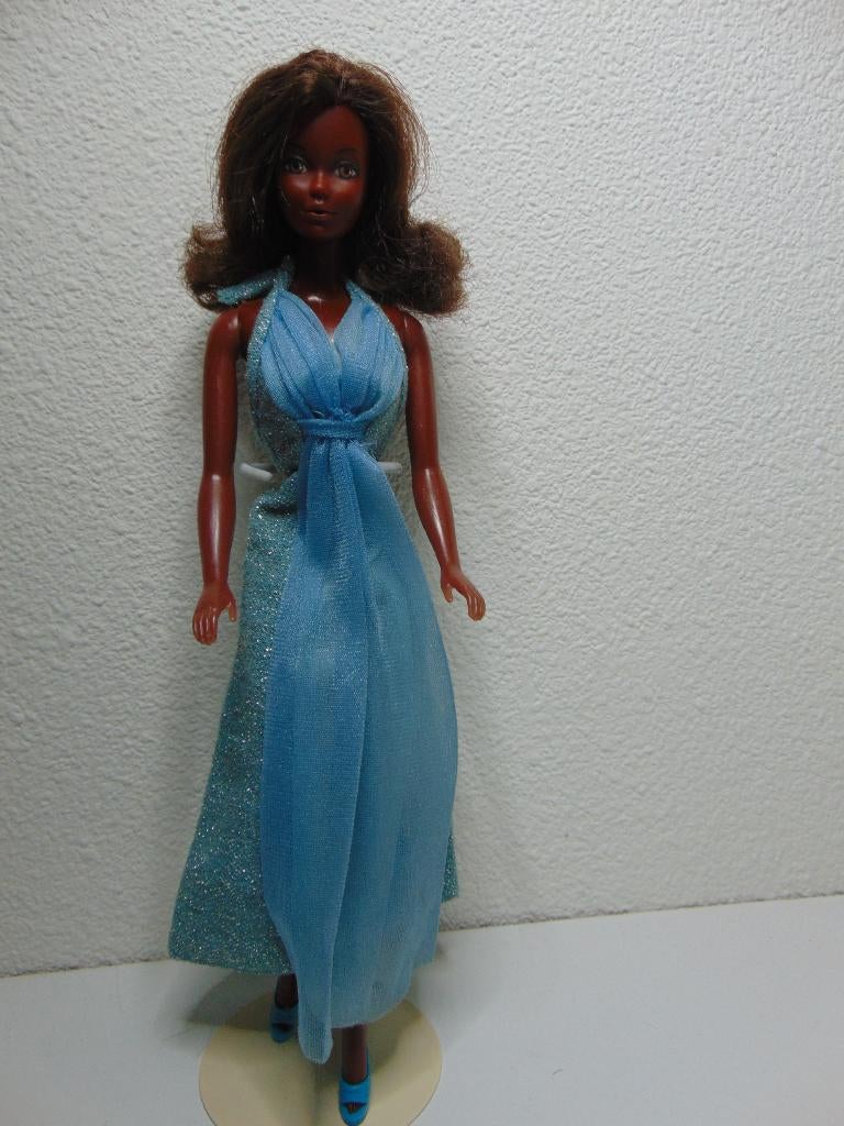 Mooie Vintage Barbie pop Cara in blauw jurkje #9626, Ophalen of Verzenden, Gebruikt, Pop