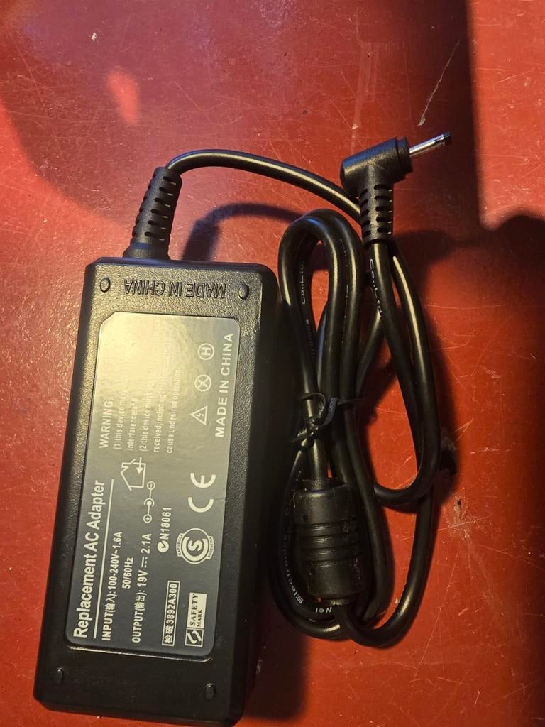 Laptop Oplader 19V 2.1A – Universele AC Adapter- Nieuwe, Ophalen of Verzenden