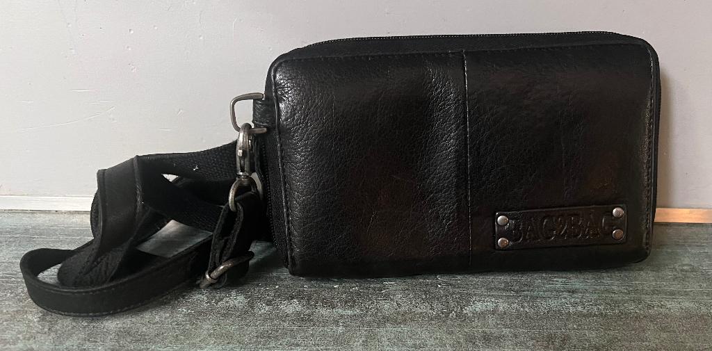 Bag2Bag. Zwart leren crossbody/schoudertasje., Ophalen of Verzenden, Zo goed als nieuw, Zwart, Leer