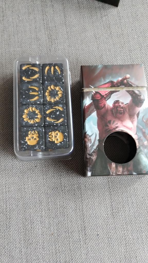 Warhammer AoS Ogre Dobbelstenen, Hobby en Vrije tijd, Wargaming, Ophalen of Verzenden, Zo goed als nieuw, Warhammer, Toebehoren