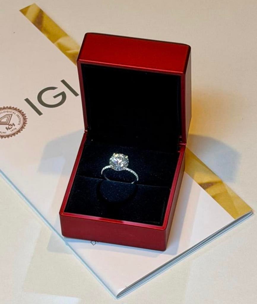 Gouden (trouw) ring met VS1 diamant van maar liefst 4.18ct!, Nieuw, Ophalen of Verzenden, 17 tot 18, Met edelsteen