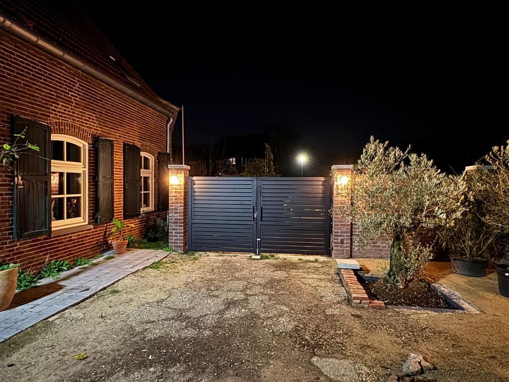 Moderne inrijpoort model: Berlin 400x150cm ook maatwerk, Met poort, Nieuw, IJzer, Spijlenhekwerk