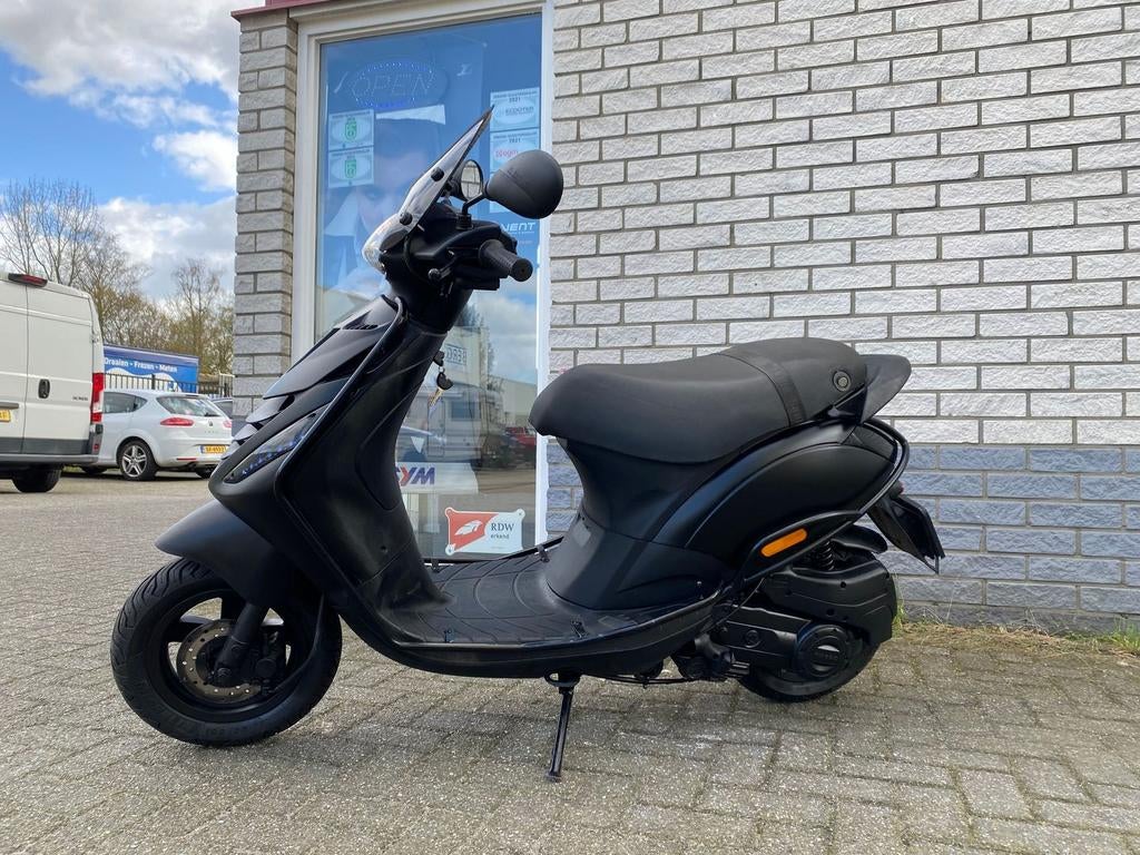 GAVE PIAGGIO ZIP SP 45 4T MAT BLACK BROM BJ2020 8000KM VOL O, PIAGGIO, Onbekend, Onbekend, Piaggio