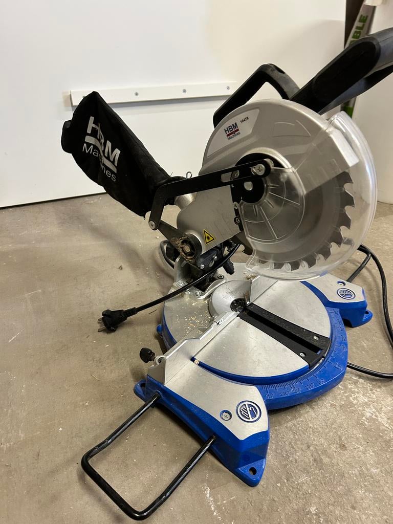 HBM afkortzaag, ook voor verstek zagen, Doe-het-zelf en Verbouw, Gereedschap | Zaagmachines, Ophalen, Gebruikt, Afkortzaag, 30 tot 70 mm