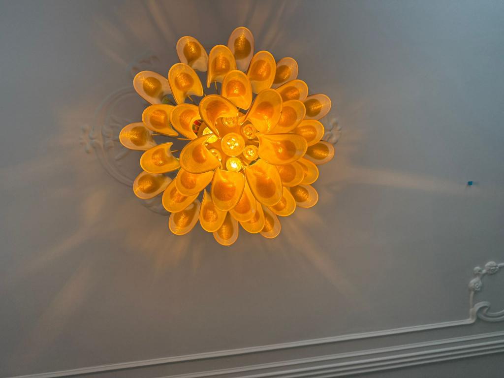 Murano vintage Kroonluchter | 53 Caramel-kleurige bladen, Ophalen of Verzenden, Zo goed als nieuw, Glas, Murano vintage