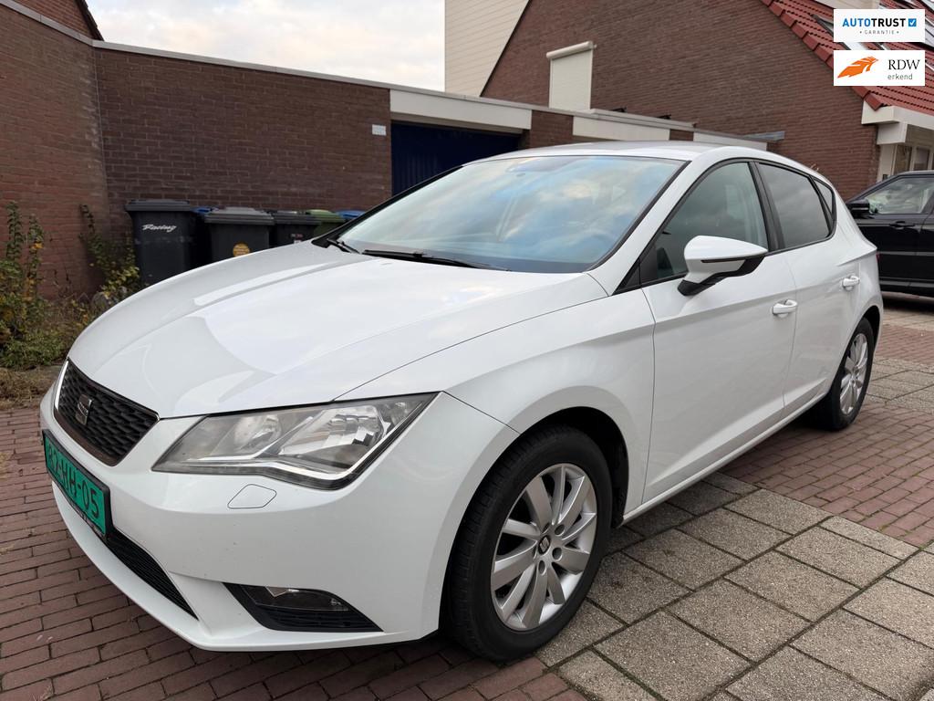 SEAT Leon 1.2 TSI nieuwe type Business, Voorwielaandrijving, Gebruikt, Zwart, 4 cilinders