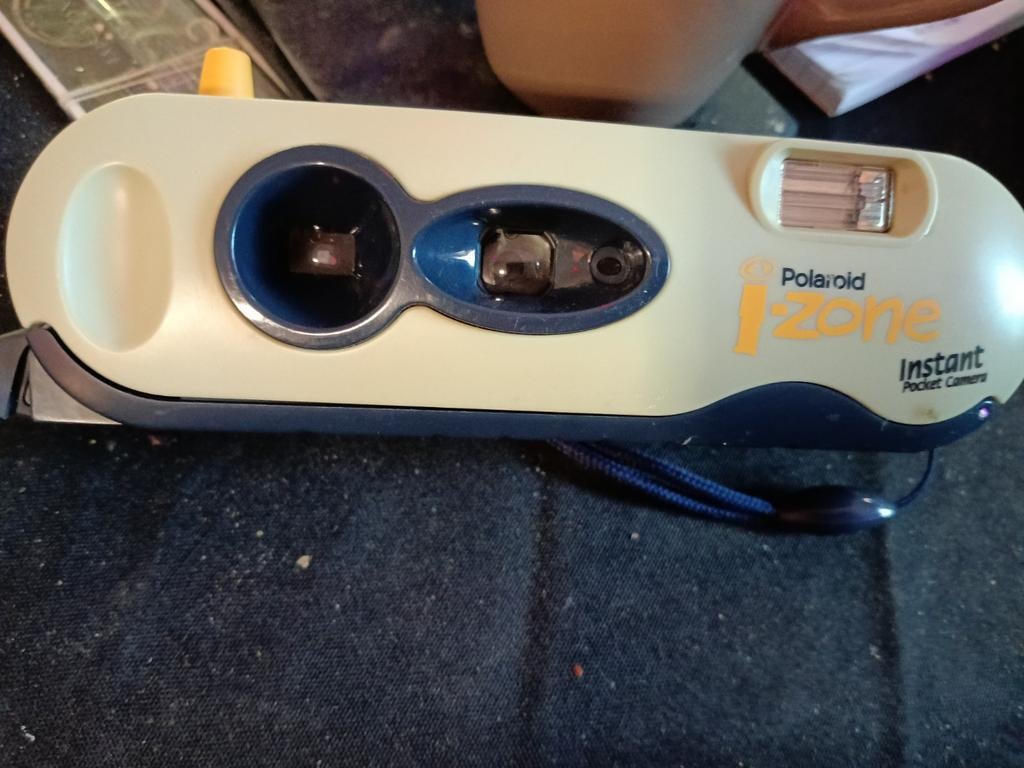Polaroid iZone Instant Pocket Camera, Ophalen