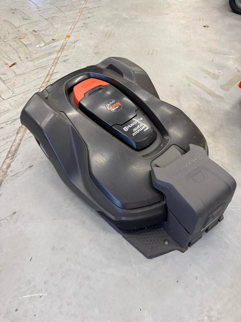 Husqvarna 430x automower op draad, Ophalen, Gebruikt, 20 tot 25 cm, Bestuurbaar via app