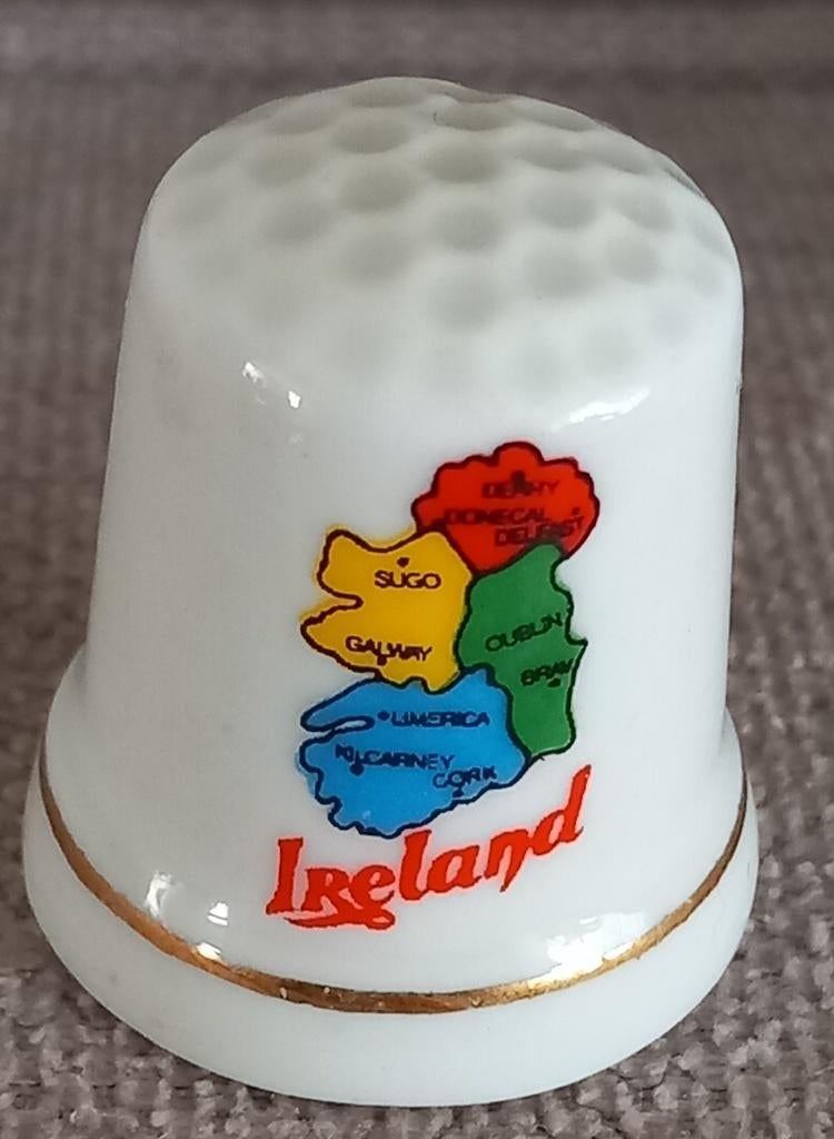 Vingerhoedje Ireland, Ophalen of Verzenden, Zo goed als nieuw, Porselein, Buitenland