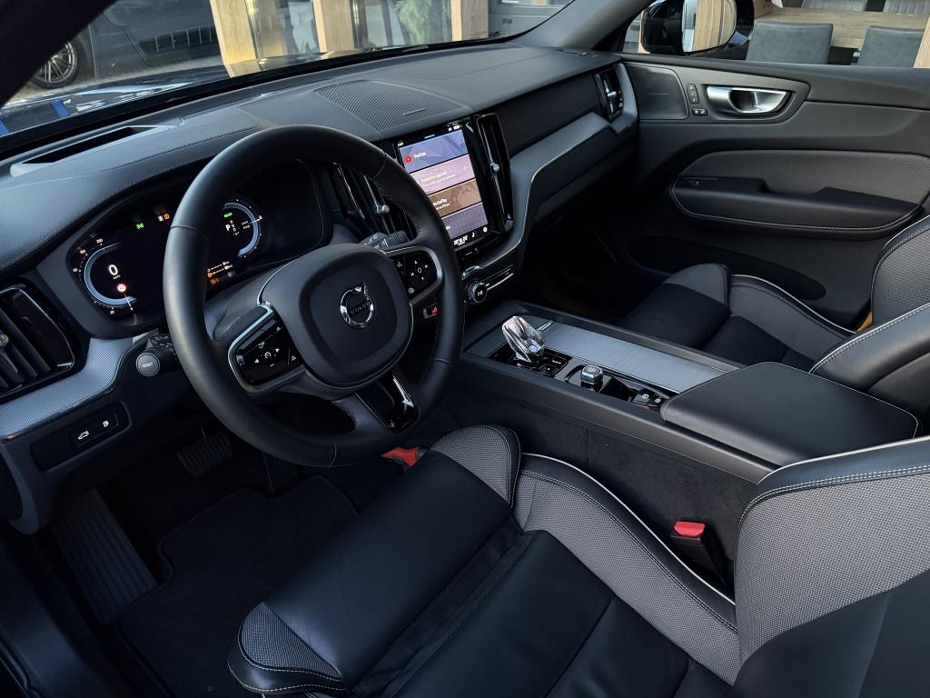 Volvo XC60 2.0 T8 PHEV AWD Polestar Engineered | 360 Camera, Gebruikt, Euro 6, 4 cilinders, Zwart