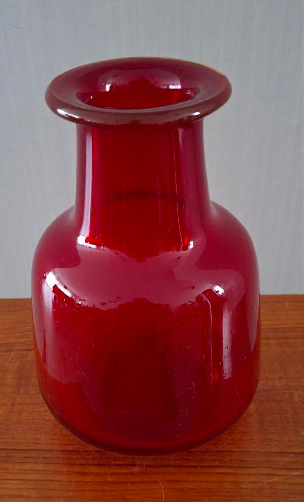 Vintage jaren 60 robijnrode Erik Högland Zweden vaas, Ophalen of Verzenden