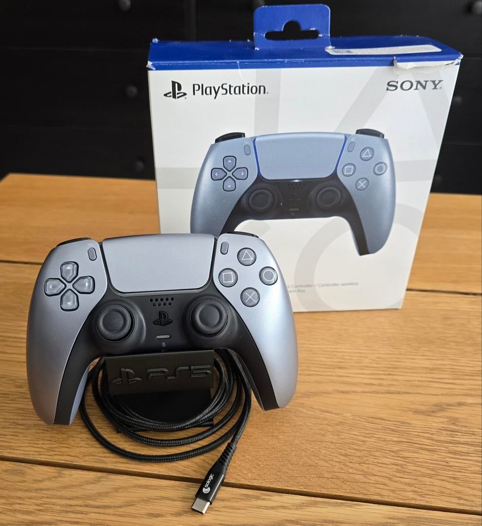PS5 controller Sterling Silver met doos en kabel, PlayStation 5, Ophalen of Verzenden, Zo goed als nieuw, Controller