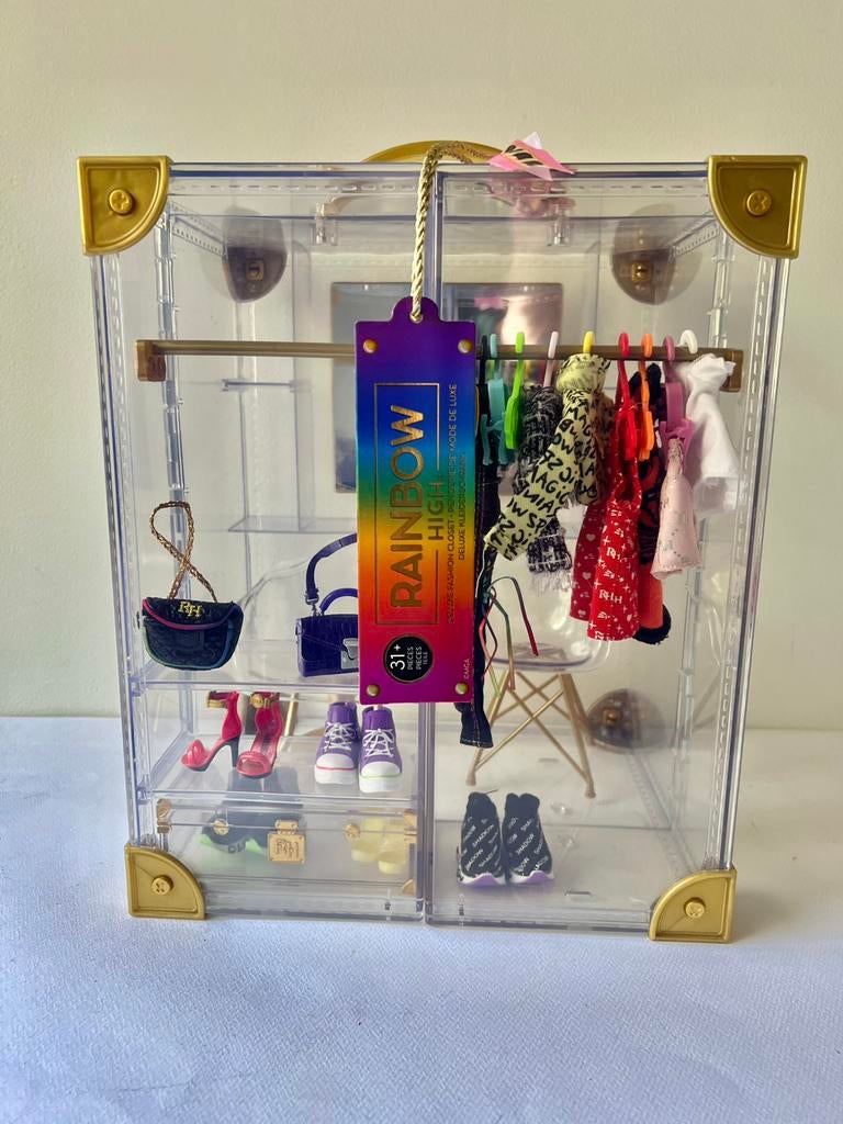 Rainbow High boutique koffer deluxe, Ophalen of Verzenden, Zo goed als nieuw, Poppenhuis
