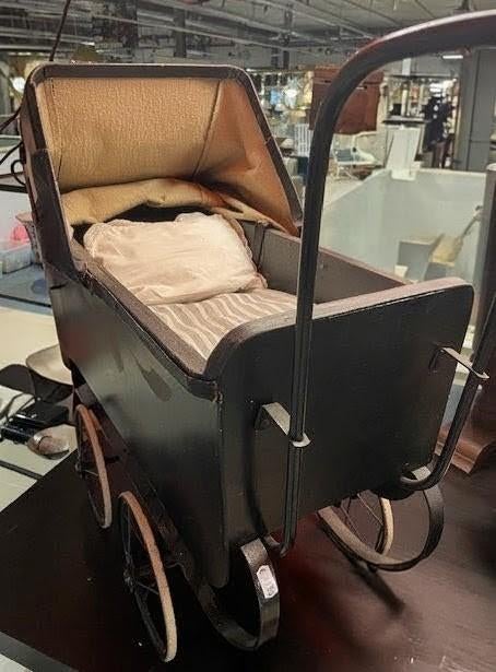 ANTIEKE KINDERWAGEN MET LEREN KAP   -rek7, Ophalen