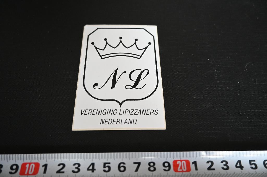 sticker Vereniging Lipizzaners Nederland, Ophalen, Zo goed als nieuw