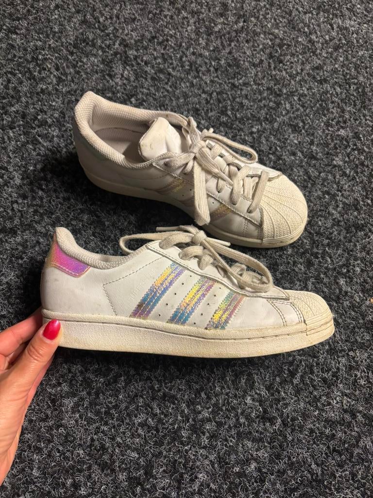 Adidas sneakers wit zilver maat 36, Meisje, Sportschoenen, Ophalen of Verzenden, Zo goed als nieuw