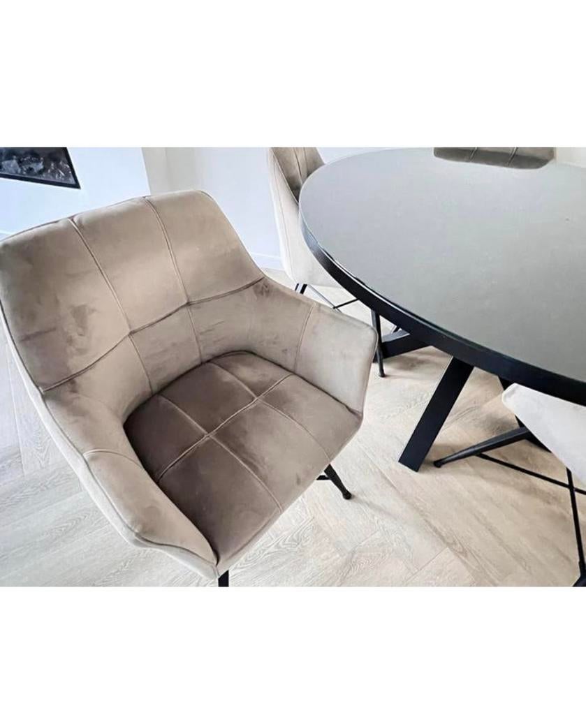 Zwarte MDF eettafel 140 cm met beige stoelen, Ophalen, Overige materialen, Gebruikt, 100 tot 150 cm