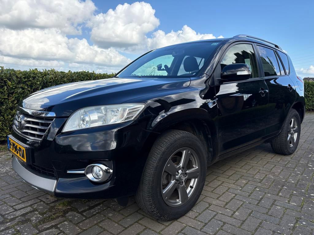 Toyota Rav4 2.2 D-4d D-cat 2012 Zwart, Auto's, 15 km/l, 4 cilinders, 2000 kg, Zwart