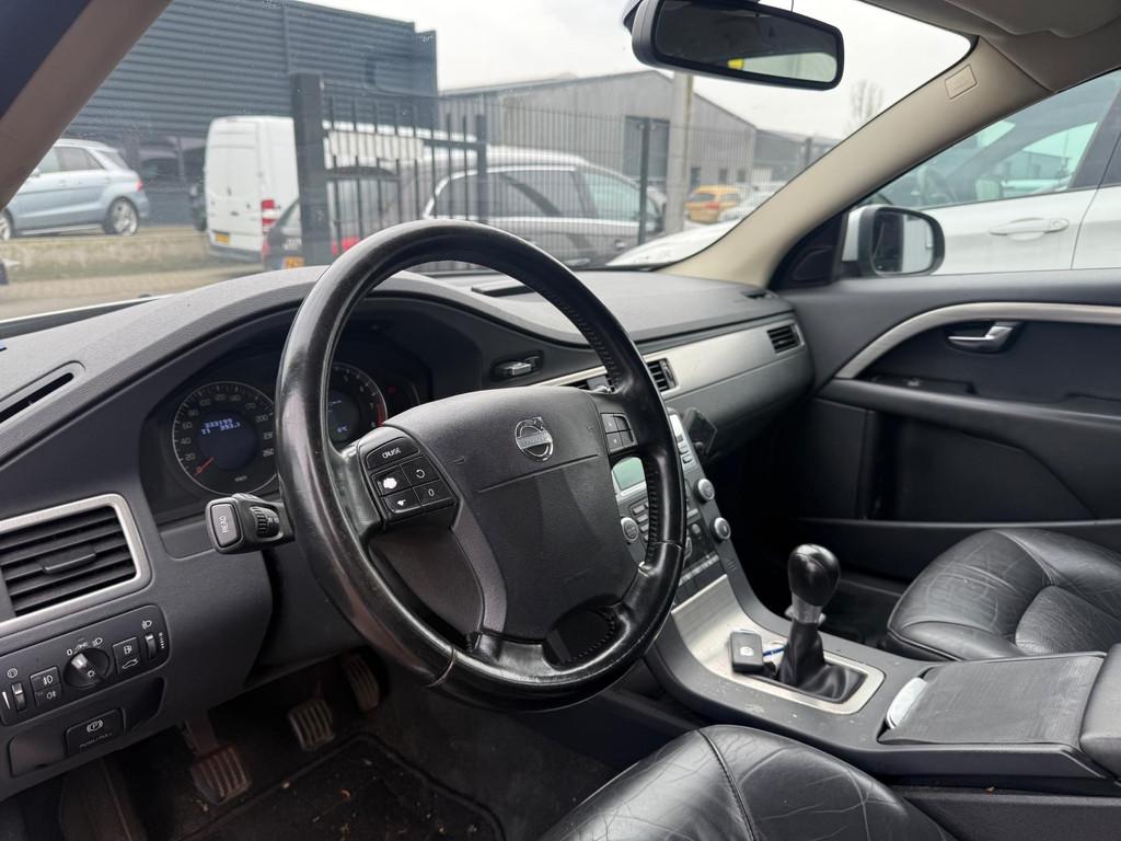 Volvo V70 2.0 Kinetic 2009 Nieuw model Leder Navi, Gebruikt, Handgeschakeld, Euro 4, 84 €/maand