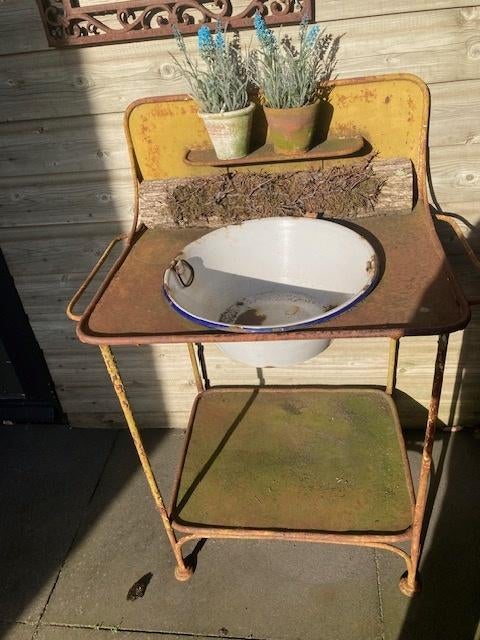 Franse wastafel, Ophalen