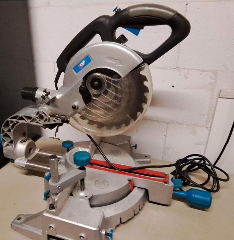 ERM Afkortzaag - Krachtige en Nauwkeurige Zaag, Ophalen, Gebruikt, 70 mm of meer, Afkortzaag