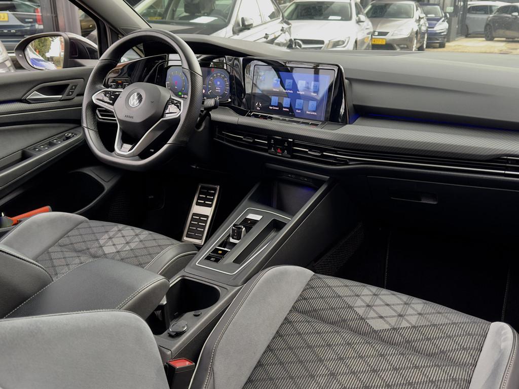 Volkswagen Golf 1.5 eTSI AUT7 R-LINE+ SPORT-INT NAVI CAMERA, Euro 6, 4 cilinders, Zwart, Origineel Nederlands