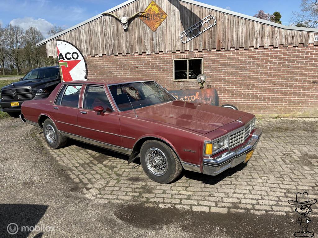 Chevrolet USA Caprice Sedan, Auto's, Automaat, Achterwielaandrijving, 8 cilinders, 907 kg