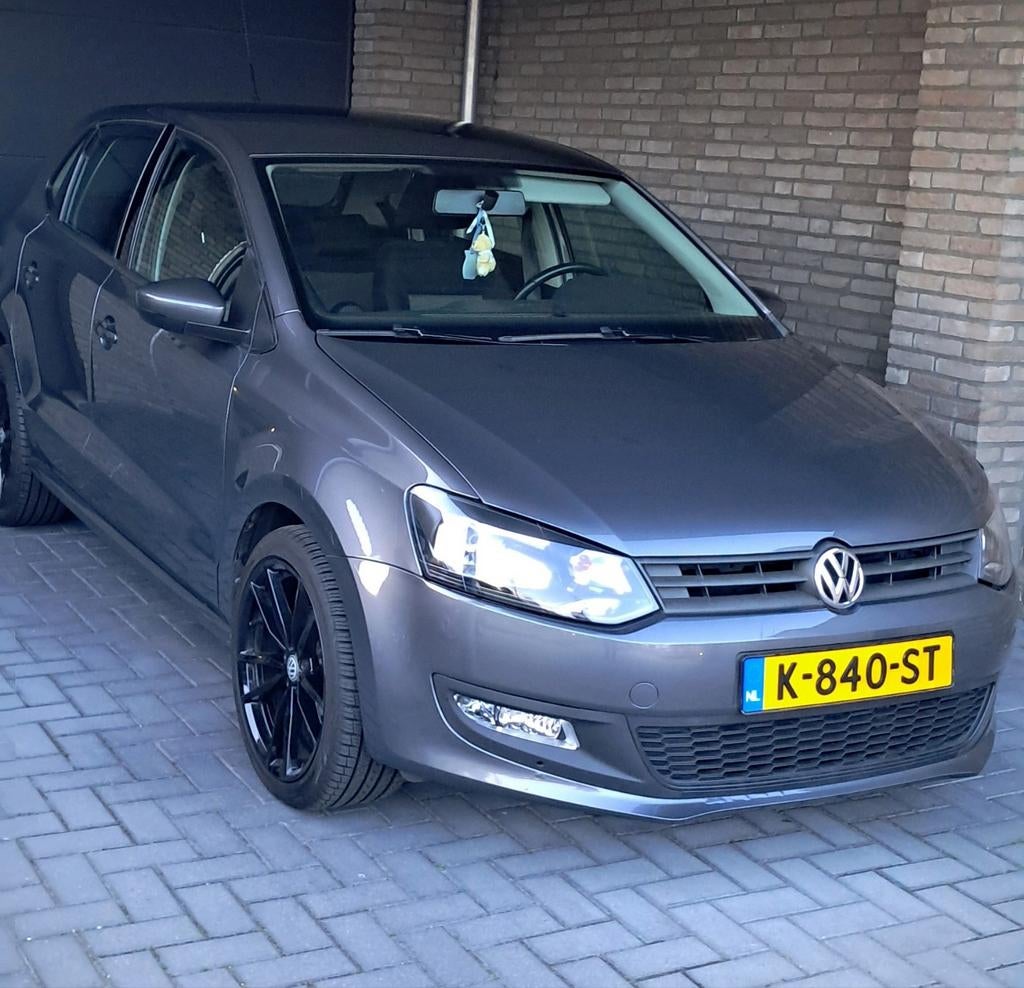 Volkswagen Polo 1.4 16V 63KW DSG 2014 Grijs automaat, Auto's, Stof, 4 cilinders, Grijs, Particulier