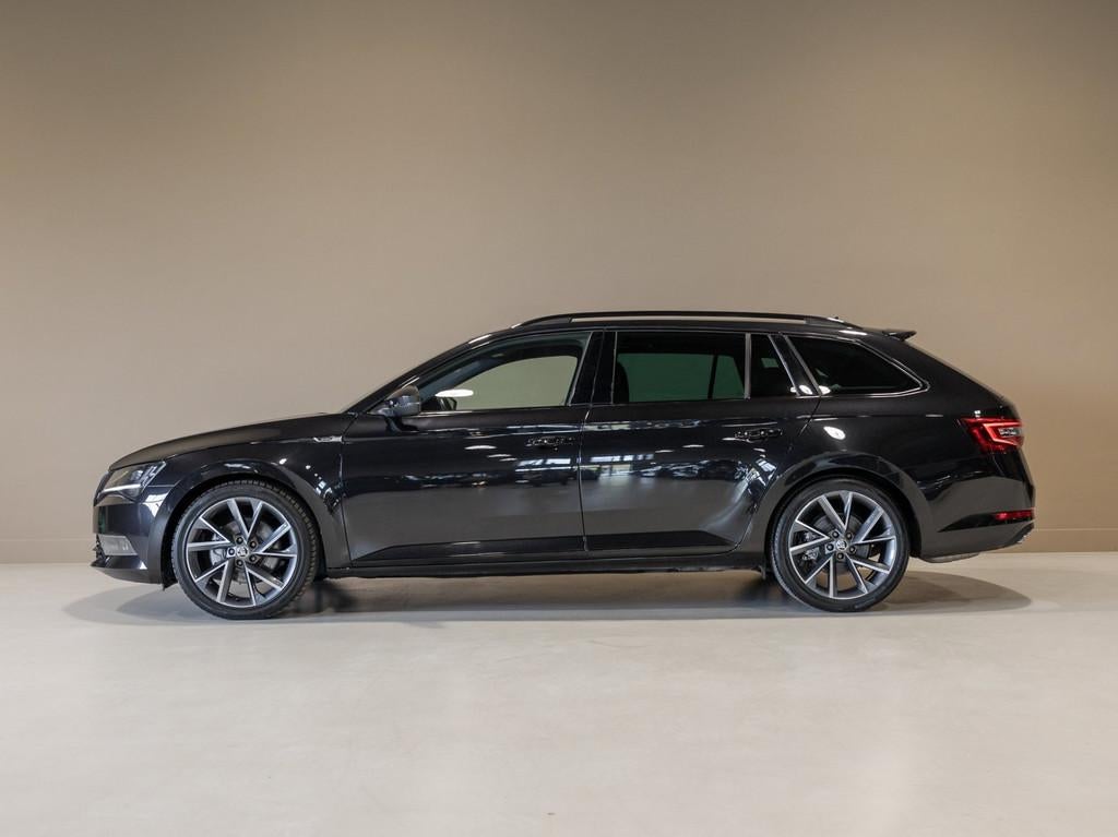 Skoda Superb Combi 1.5 TSI ACT Sportline Business / 150pk /, Auto's, Skoda, 730 kg, 4 cilinders, Zwart, 1600 kg