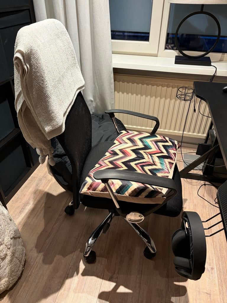 Gaming bureau met stoel - Zwart, Ophalen, Zwart, Gebruikt, Metaal