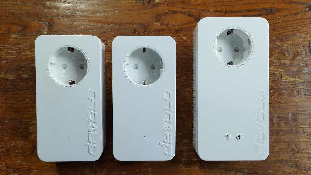 Wifi-versterker via stroomnet: Devolo Dlan 1200+, Computers en Software, WiFi-versterkers, Ophalen of Verzenden, Zo goed als nieuw