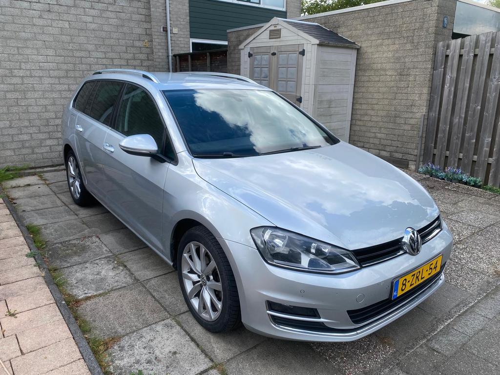Volkswagen Golf 1.6 TDI 81KW/110PK Var. Aut7 2015 Grijs, Auto's, 4 cilinders, 700 kg, Leder en Stof, Origineel Nederlands