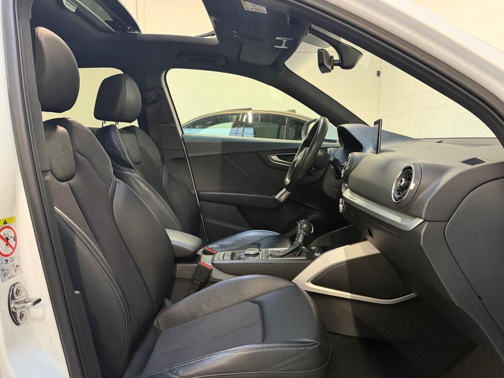 Audi Q2 35 TFSI CoD S LINE - SCHUIFDAK, 4 cilinders, 150 pk, Leder en Stof, Wit
