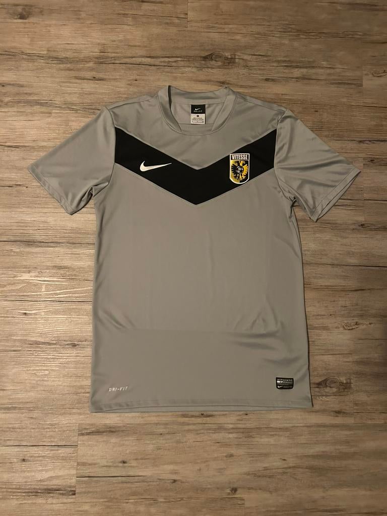 Vitesse Arnhem Uitshirt 2012/2013, Ophalen of Verzenden, Zo goed als nieuw, Maat 46 (S) of kleiner, Grijs