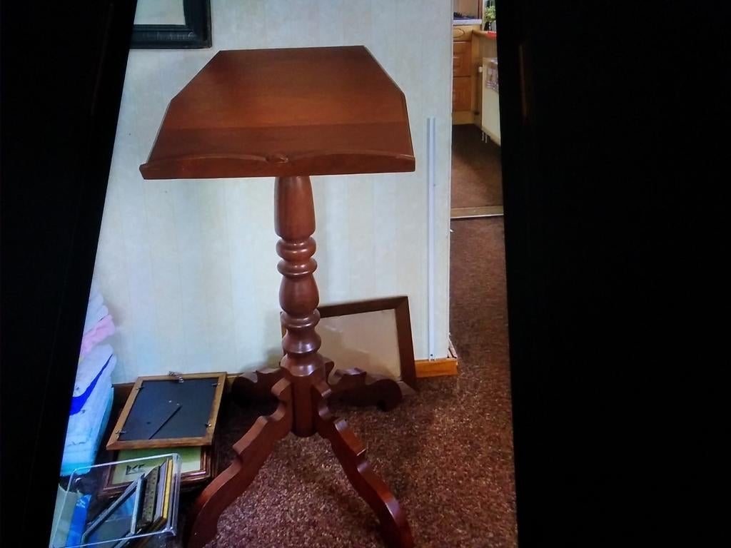 Houten standaard voor statenbijbel, Ophalen