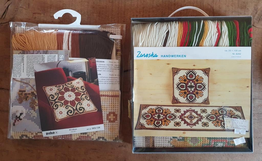 2 vintage retro borduurstramien pakketten kussen tafeloper, Verzenden, Nieuw, Handborduren, Borduurpakket