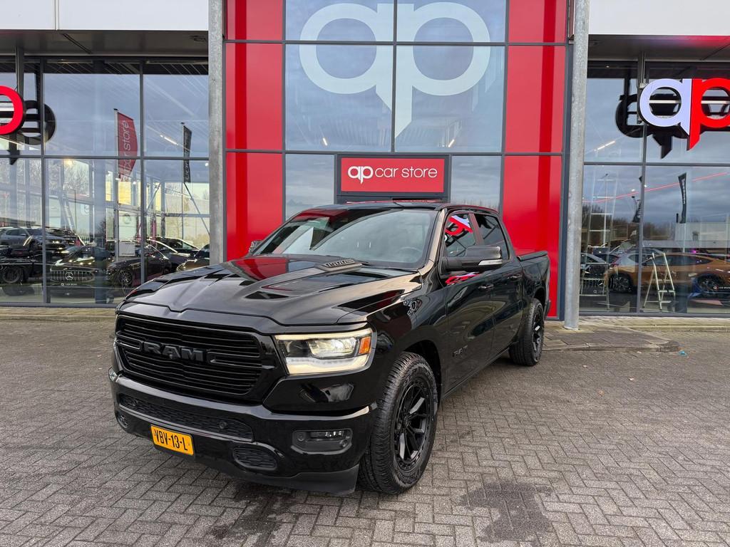 Dodge Ram 1500 5.7 Hemi V8 4x4 Crew Cab Longhorn ACC / Panor, Auto's, Automaat, Gebruikt, 5654 cc, Zwart