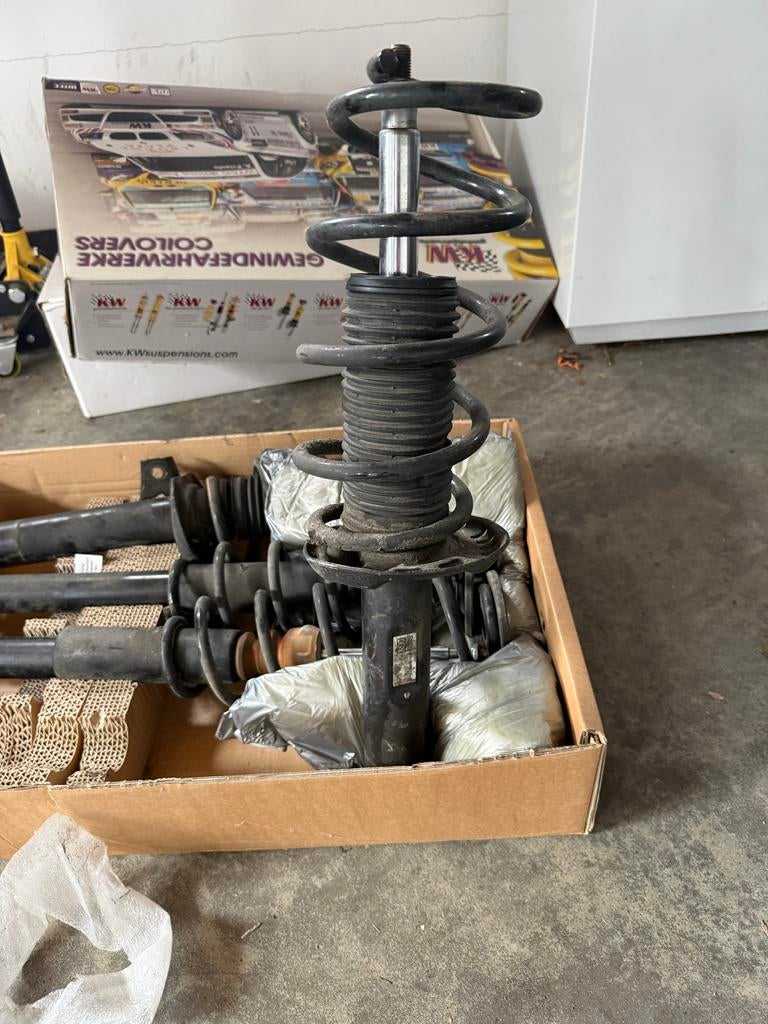 VW Scirocco Schokdempers - Set van 4 origineel., Ophalen of Verzenden, Gebruikt, Volkswagen