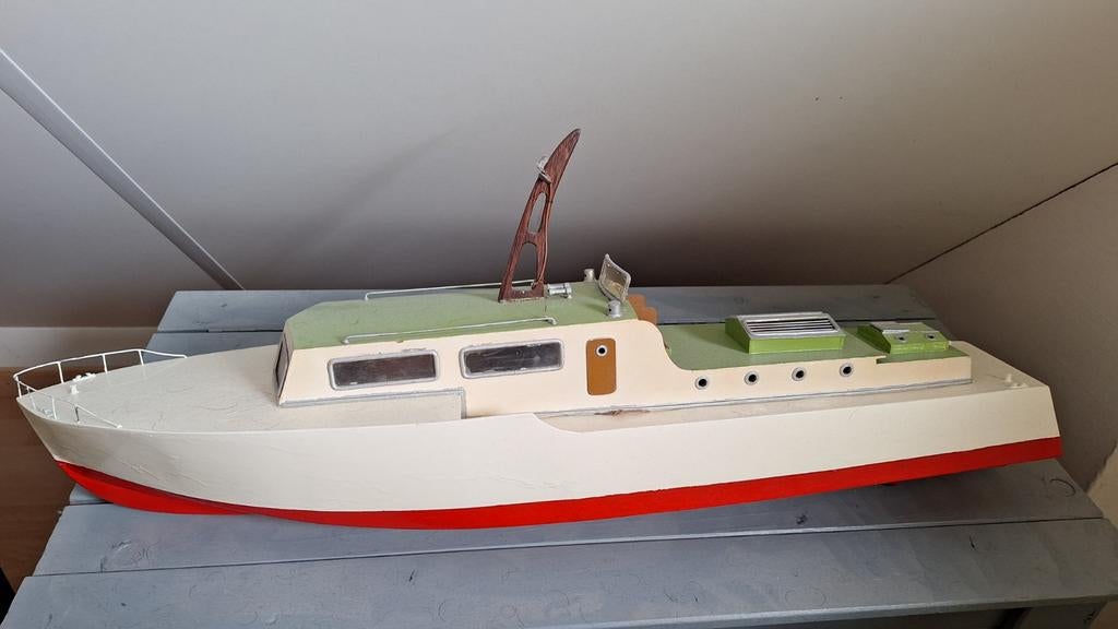 Vintage Modelbouw Boot - Houten Schip met Motor, Hobby en Vrije tijd, Modelbouw | Boten en Schepen, Ophalen