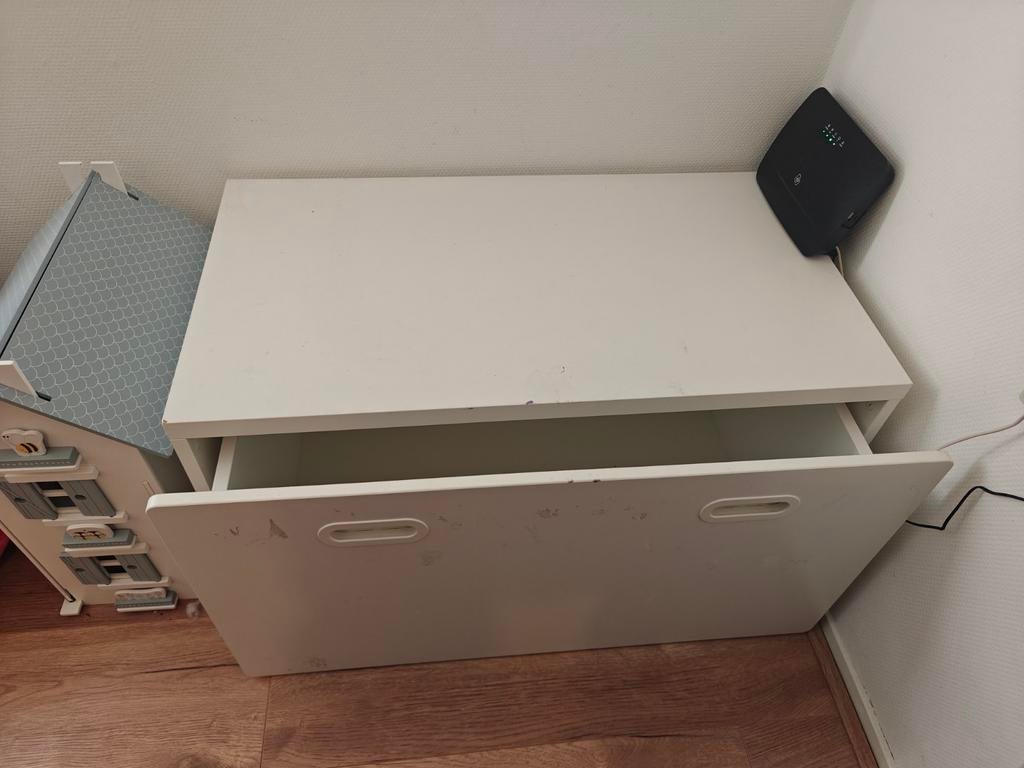 IKEA bureau met speelgoedlade, Huis en Inrichting, Bureaus, Met lades, Gebruikt, Kinderbureau, Ophalen of Verzenden