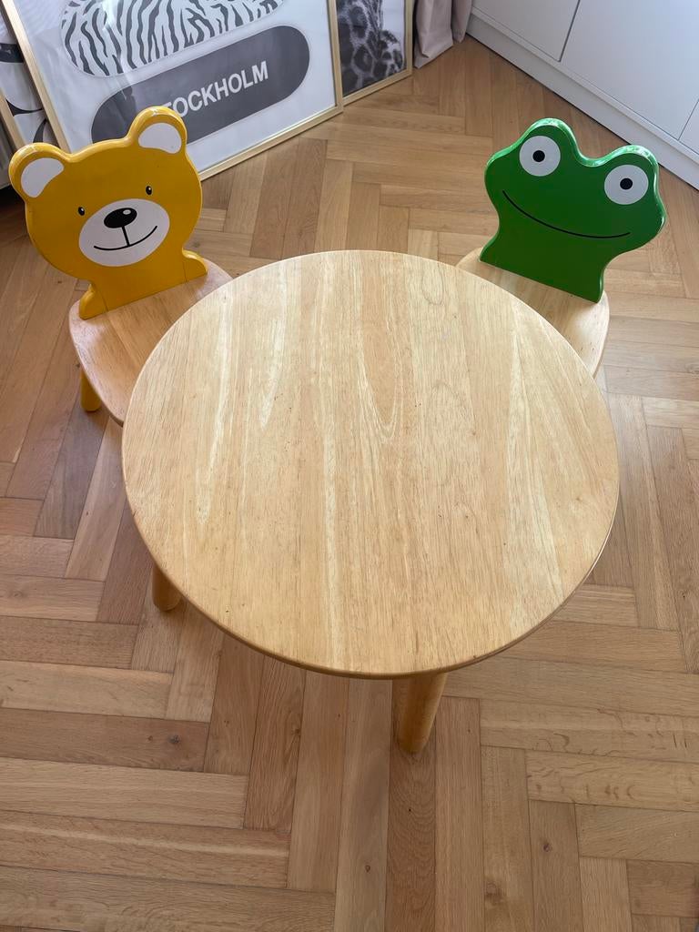 Pin Furniture RubberHouten kindertafel met twee stoeltjes, Ophalen of Verzenden, Gebruikt, Tafel(s) en Stoel(en)