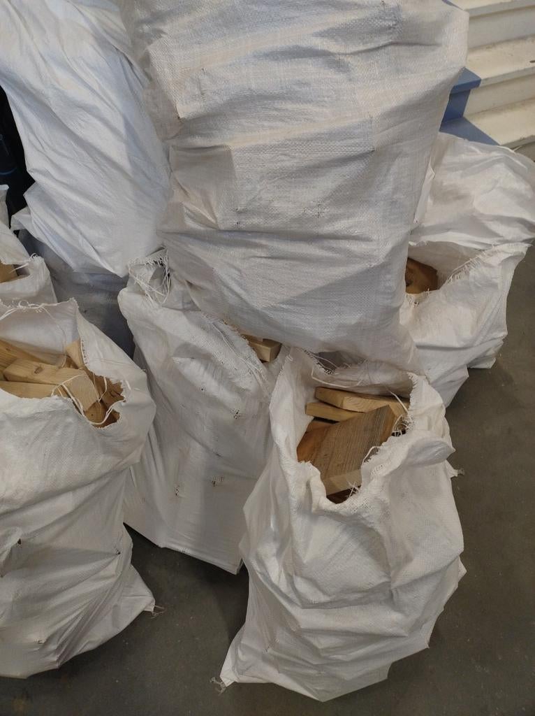 Brandhout mix: Vuren, Berken, Grenen - Klaar voor gebruik, Tuin en Terras, Haardhout, Minder dan 3 m³, Ophalen, Overige houtsoorten