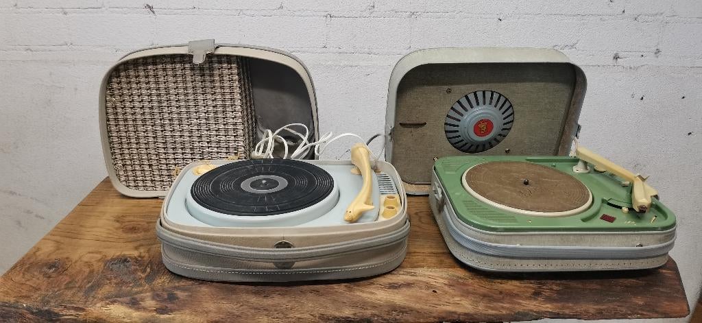 Koffergrammofoons Supraphon set 2 stuks, Ophalen