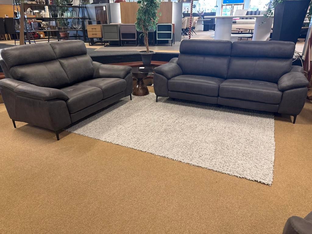 Bankstel 3+2 zits Elektrisch verstelbaar Antraciet lederstof, Huis en Inrichting, Banken | Bankstellen, #Bankstel#Lederstof#Antraciet#Landelijk